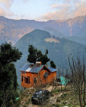 Hunting Wood Tree Cottage Seri
